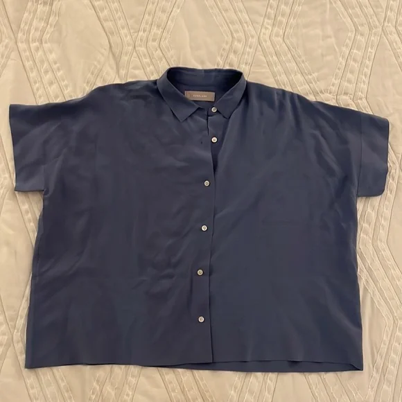 Everlane The Clean Silk Short-Sleeve Square Shirt - Picture 5 of 10